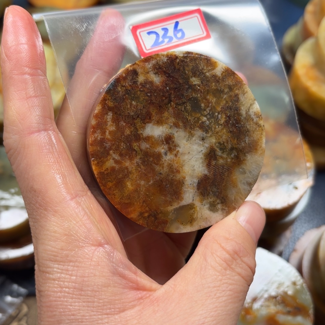 啊***哈蛇纹石玉未镶嵌珠宝半成品