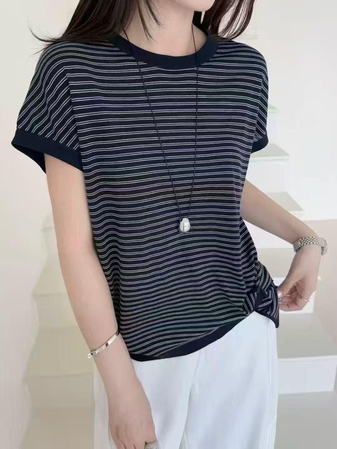 王姐推荐条纹圆领斜肩T恤百搭时尚显瘦气质夏季