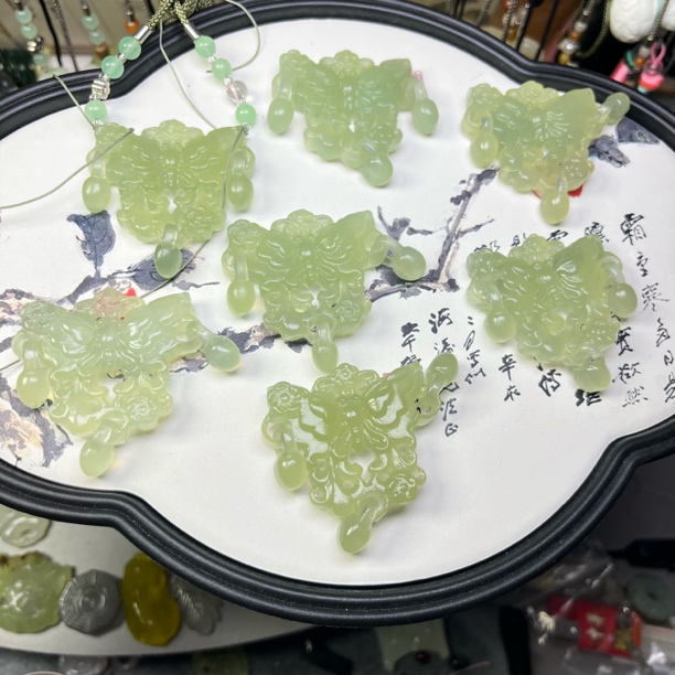 岫玉铃铛蝴蝶锁骨链精致时尚毛衣链必备配饰
