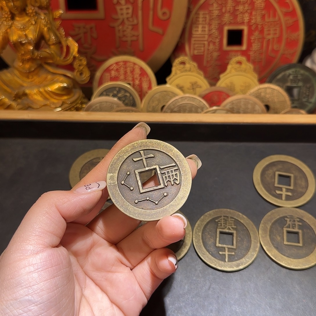 墨***宇铜现代仿制工艺品