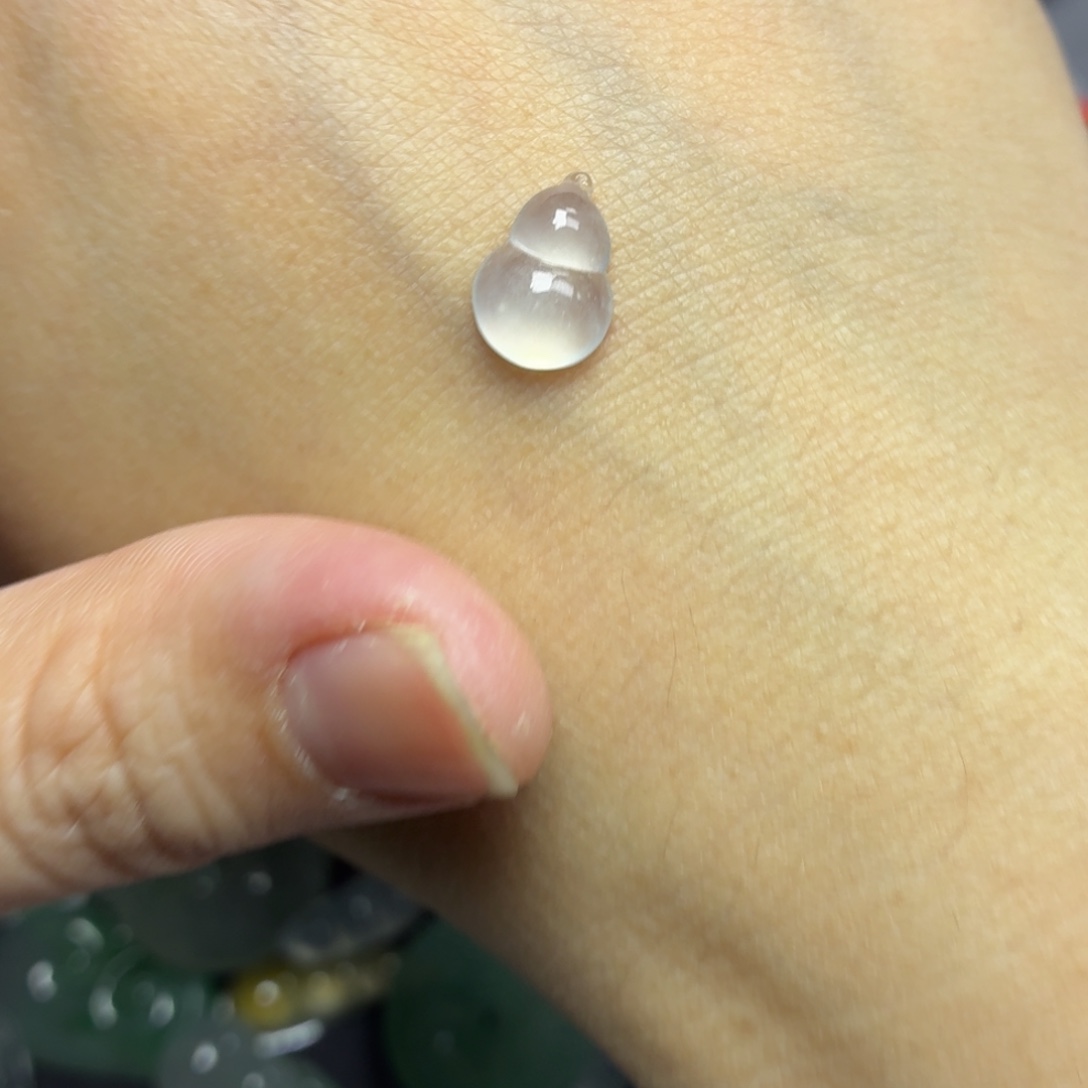 翡翠未镶嵌颈饰炸光葫芦