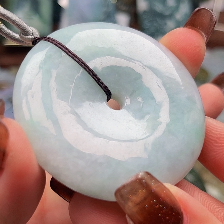 翡翠未镶嵌颈饰挂件