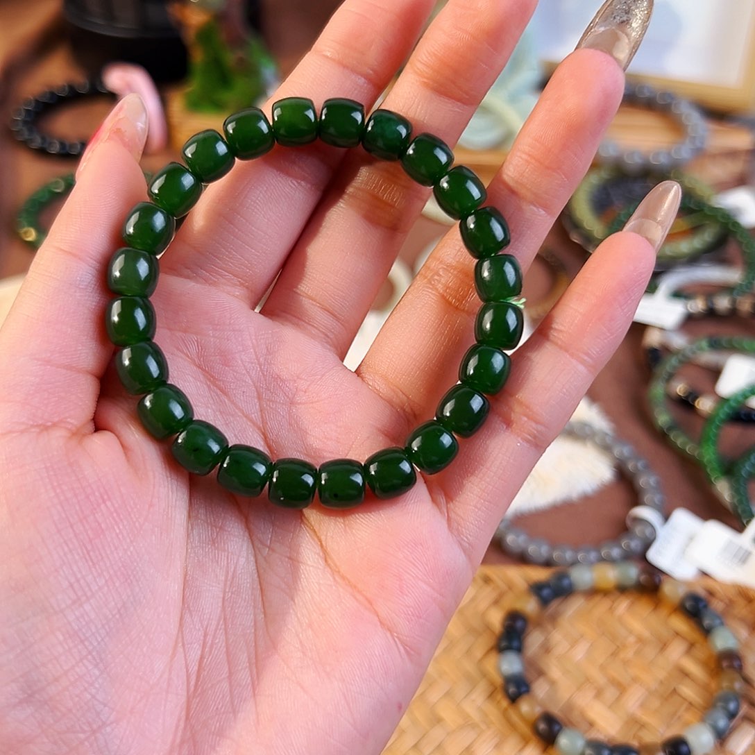 M***i和田玉未镶嵌手串