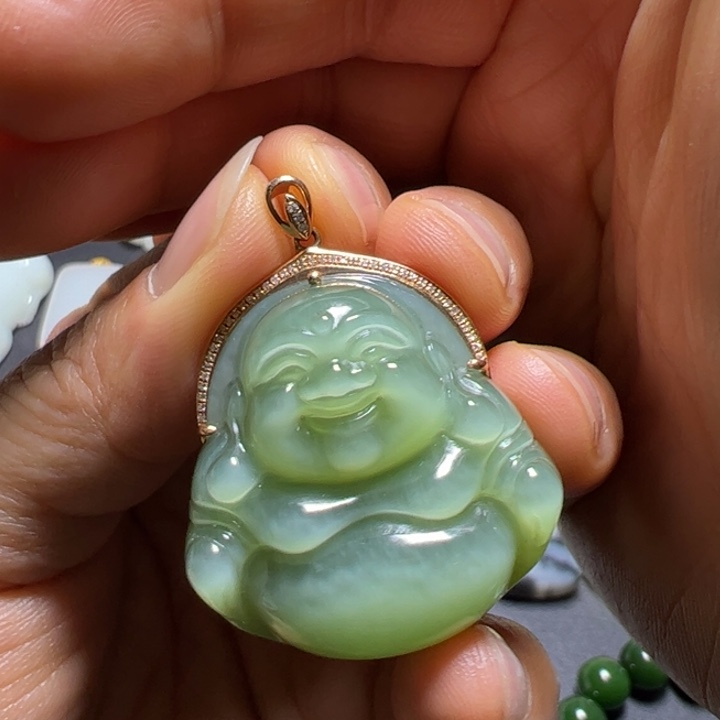 和田玉挂件18K金镶嵌