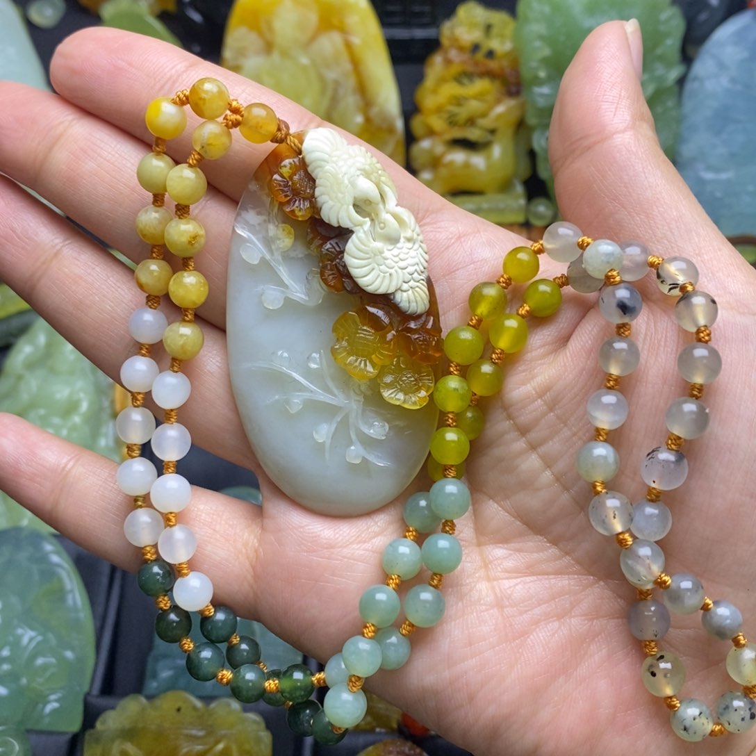 蛇纹石玉颈饰未镶嵌廖*长