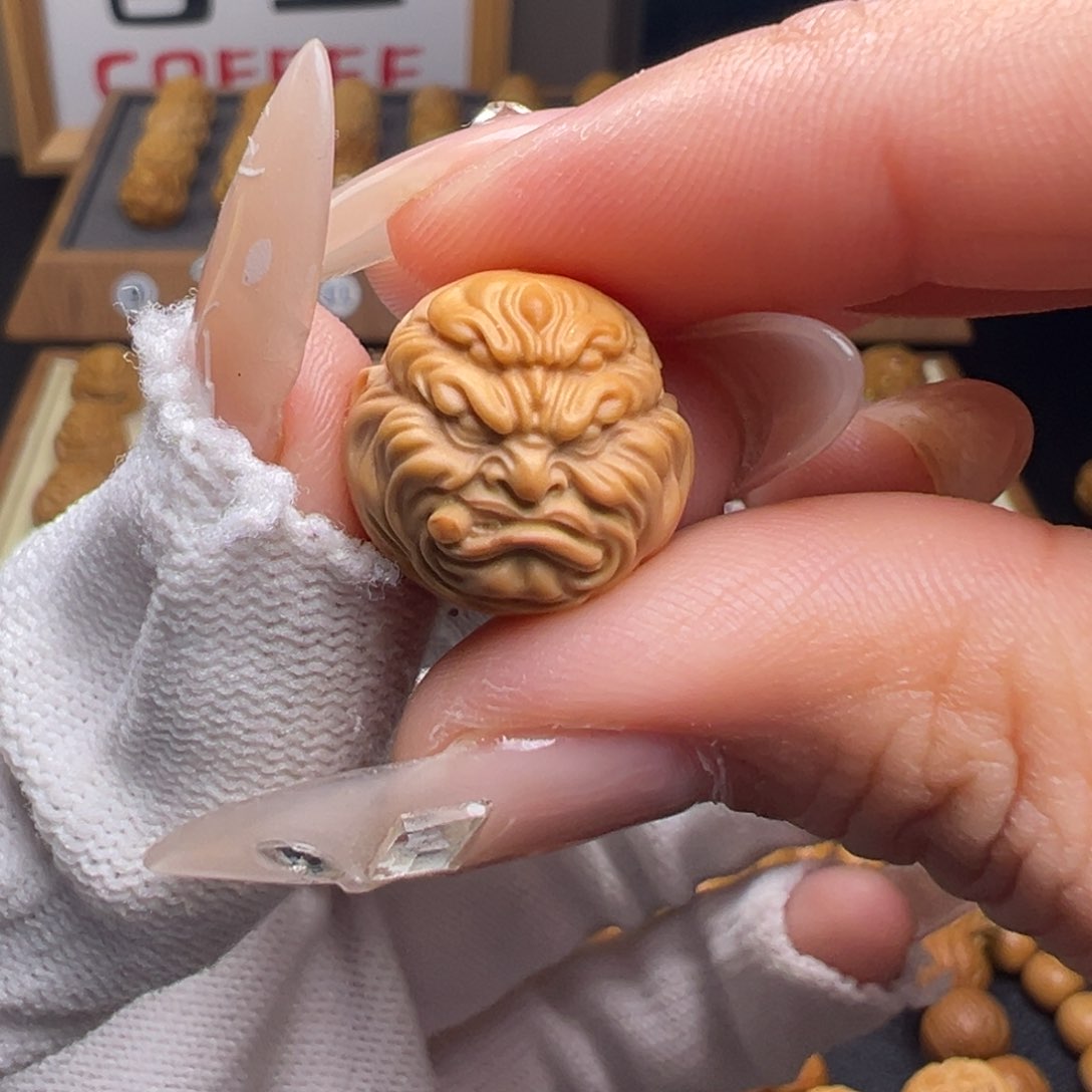 文玩核桃把件四目烟鬼16左右尺寸全品有正常封口线