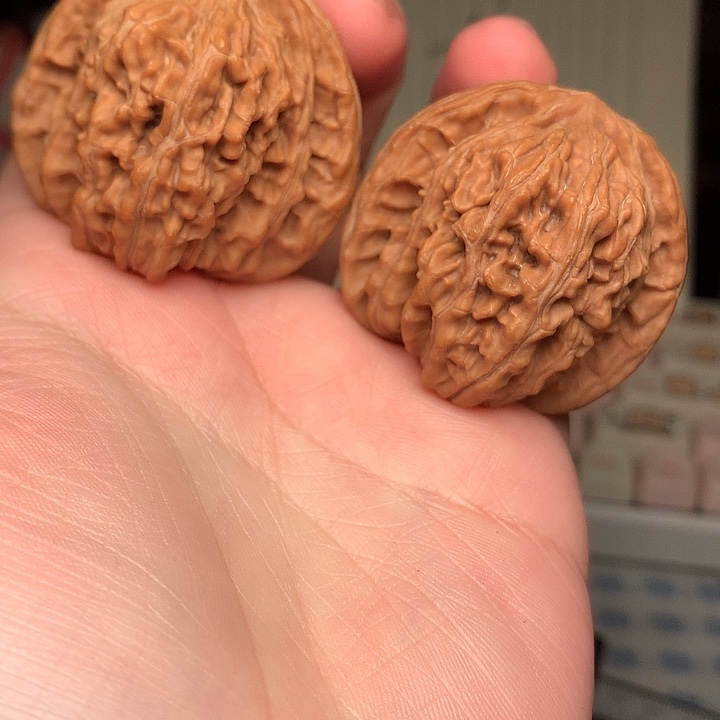 41尺寸四座楼文玩核桃有瑕疵