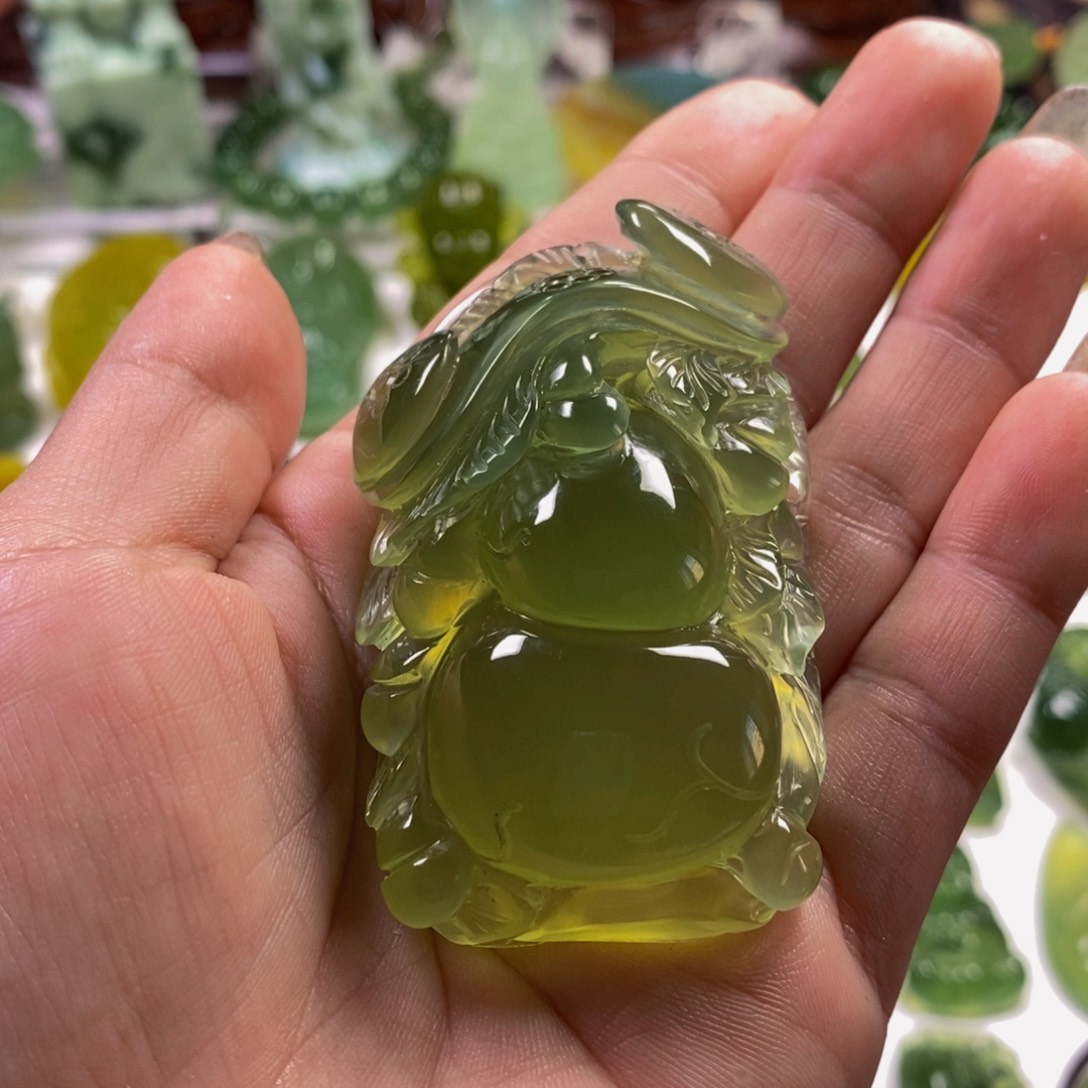 蛇纹石玉颈饰未镶嵌齐***儿