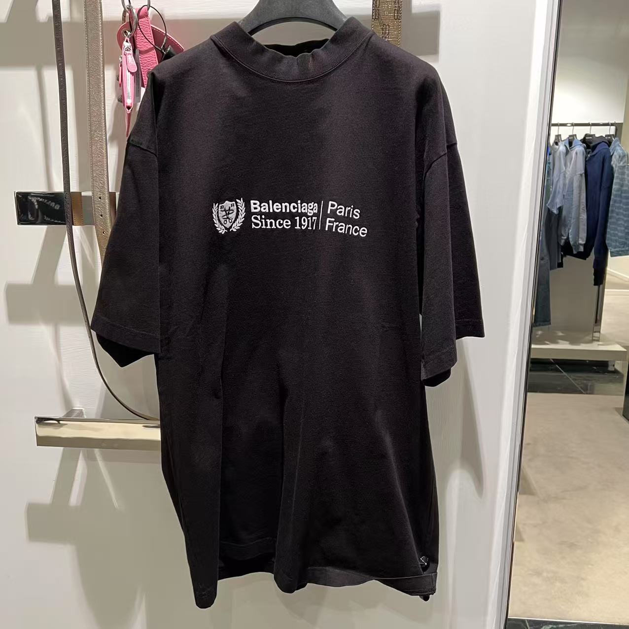 全新未使用 Balenciaga/巴黎世家 /七七/学院风徽章刺绣T恤