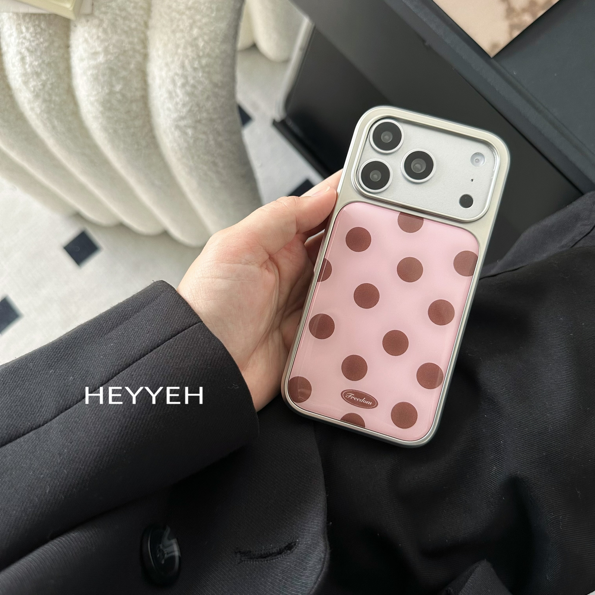 少女电镀银边粉色波点适用iPhone17pro max苹果16手机壳15防摔14