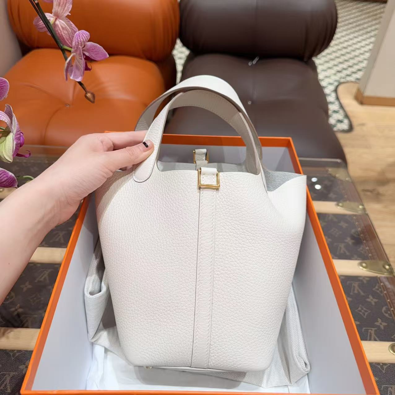 未使用 Hermes/爱马仕 水桶 18 奶昔白金扣 TC皮 K刻！