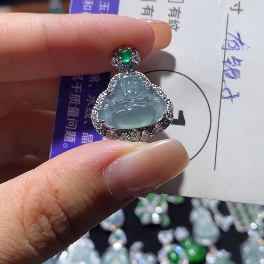 翡翠未镶嵌颈饰翡翠