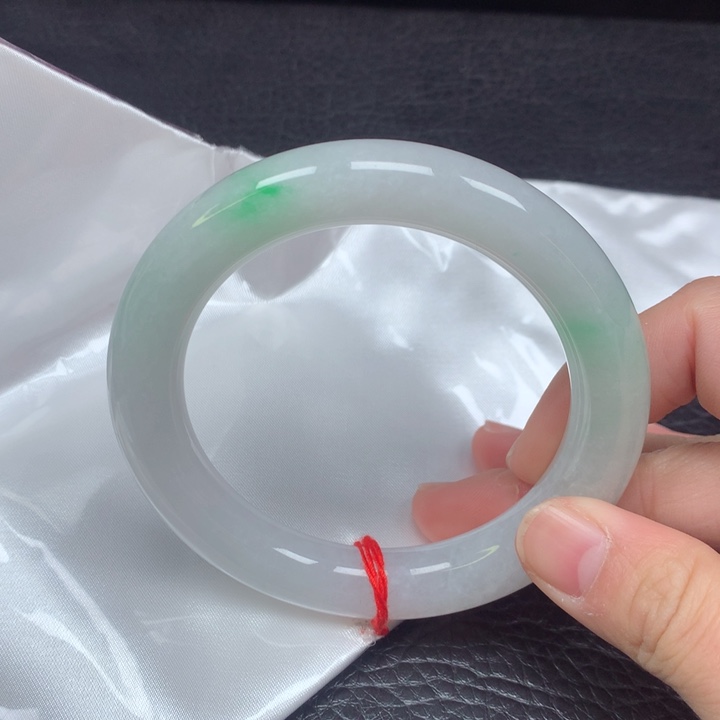 翡翠手镯（圆镯）未镶嵌
