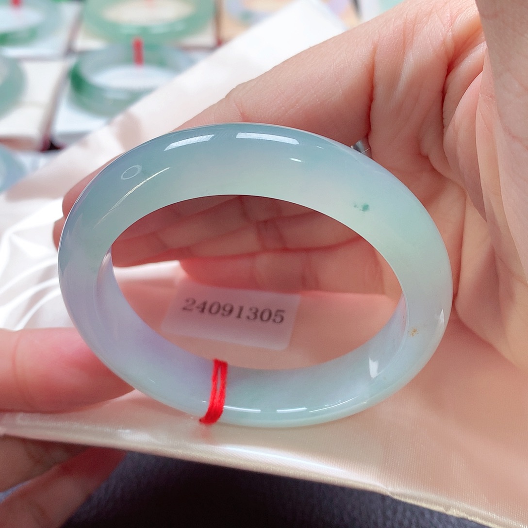 翡翠手镯（贵妃镯）未镶嵌