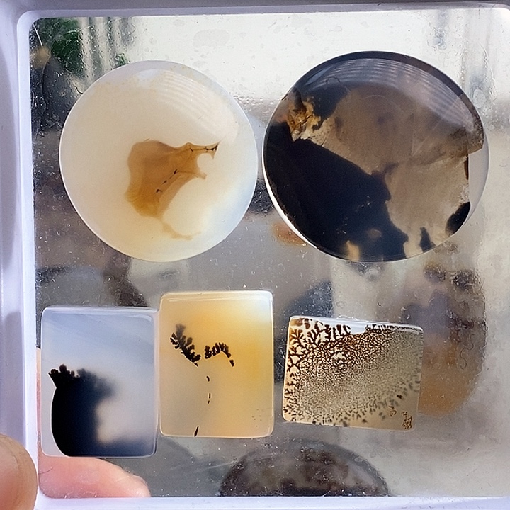 玛瑙/玉髓颈饰未镶嵌