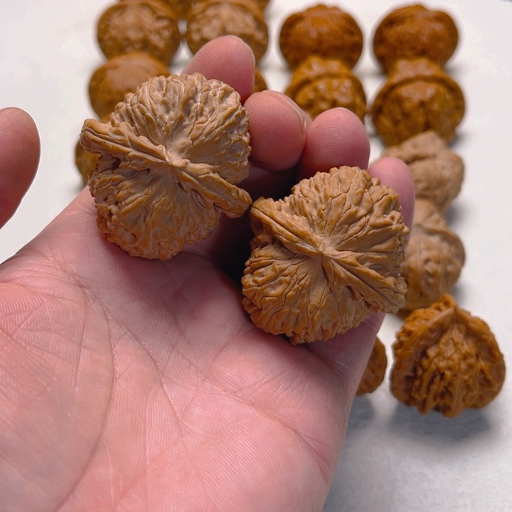 文玩核桃把件头货精品大闷白 边42.5大肚编号035