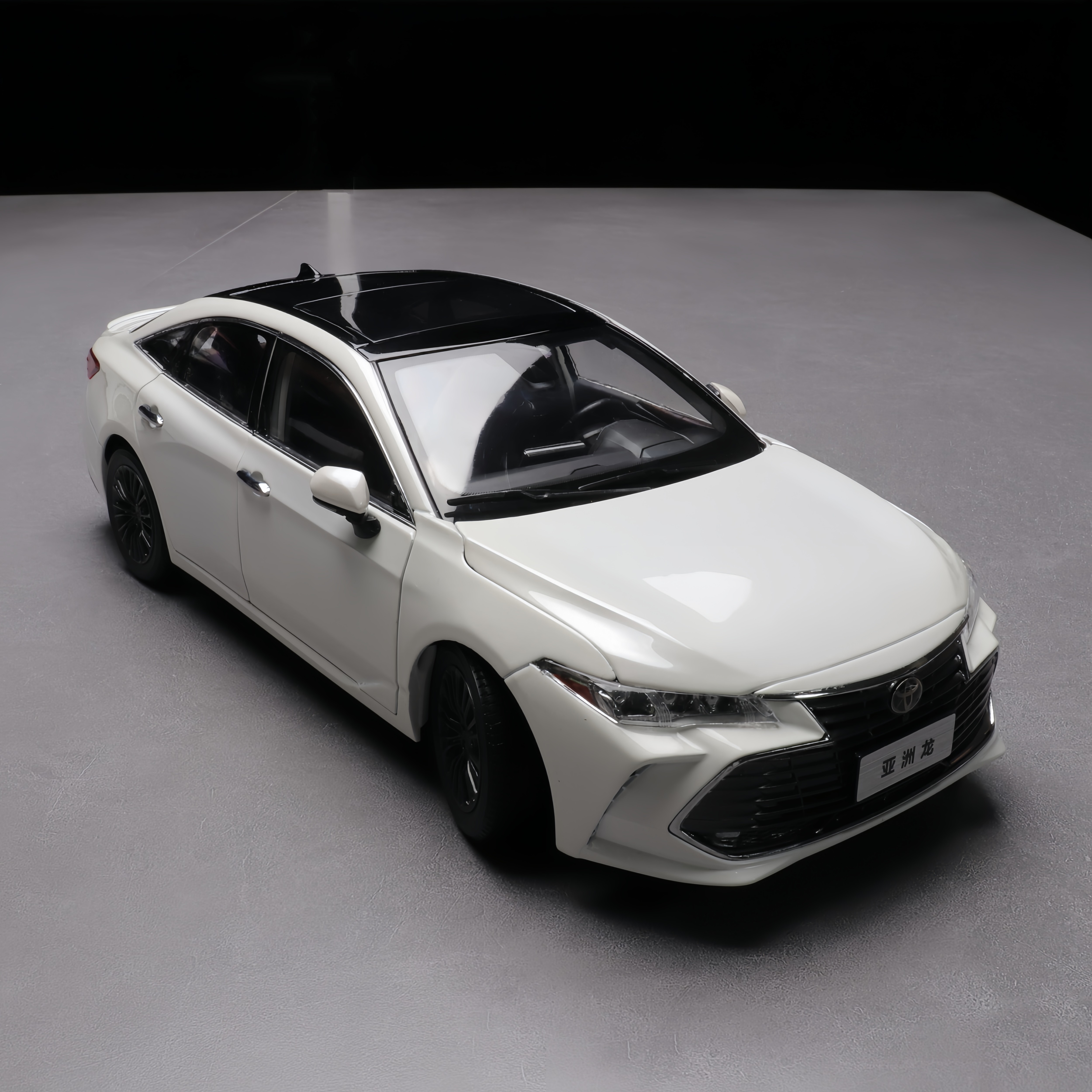 亚洲龙 合金 仿真汽车模型18比例