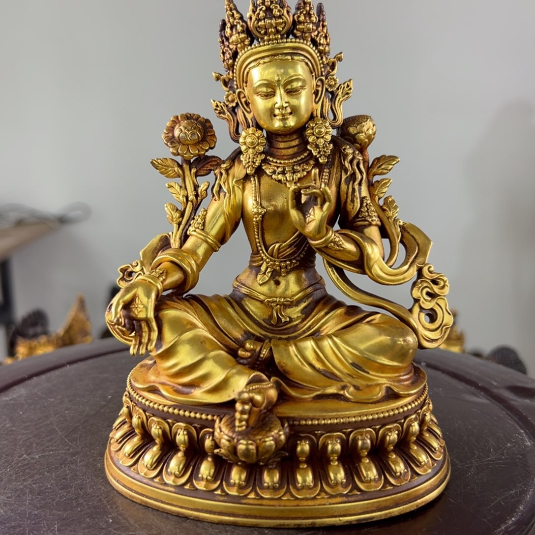 向**兔佛像的造型和造型