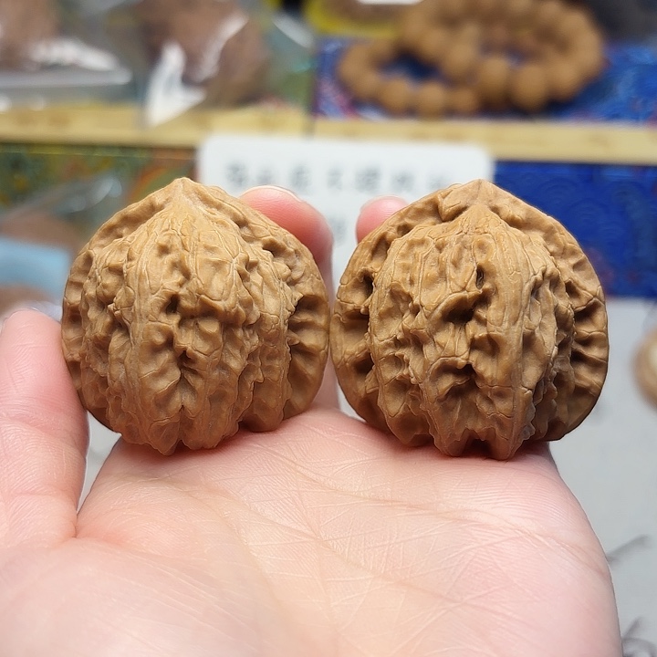 文玩核桃吊坠白狮子41