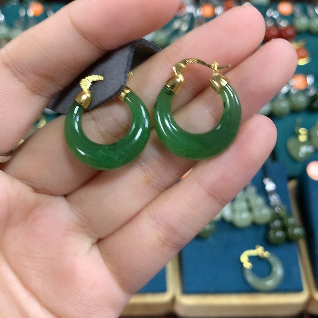 银S925镶嵌和田玉（碧玉）耳饰卡20左右