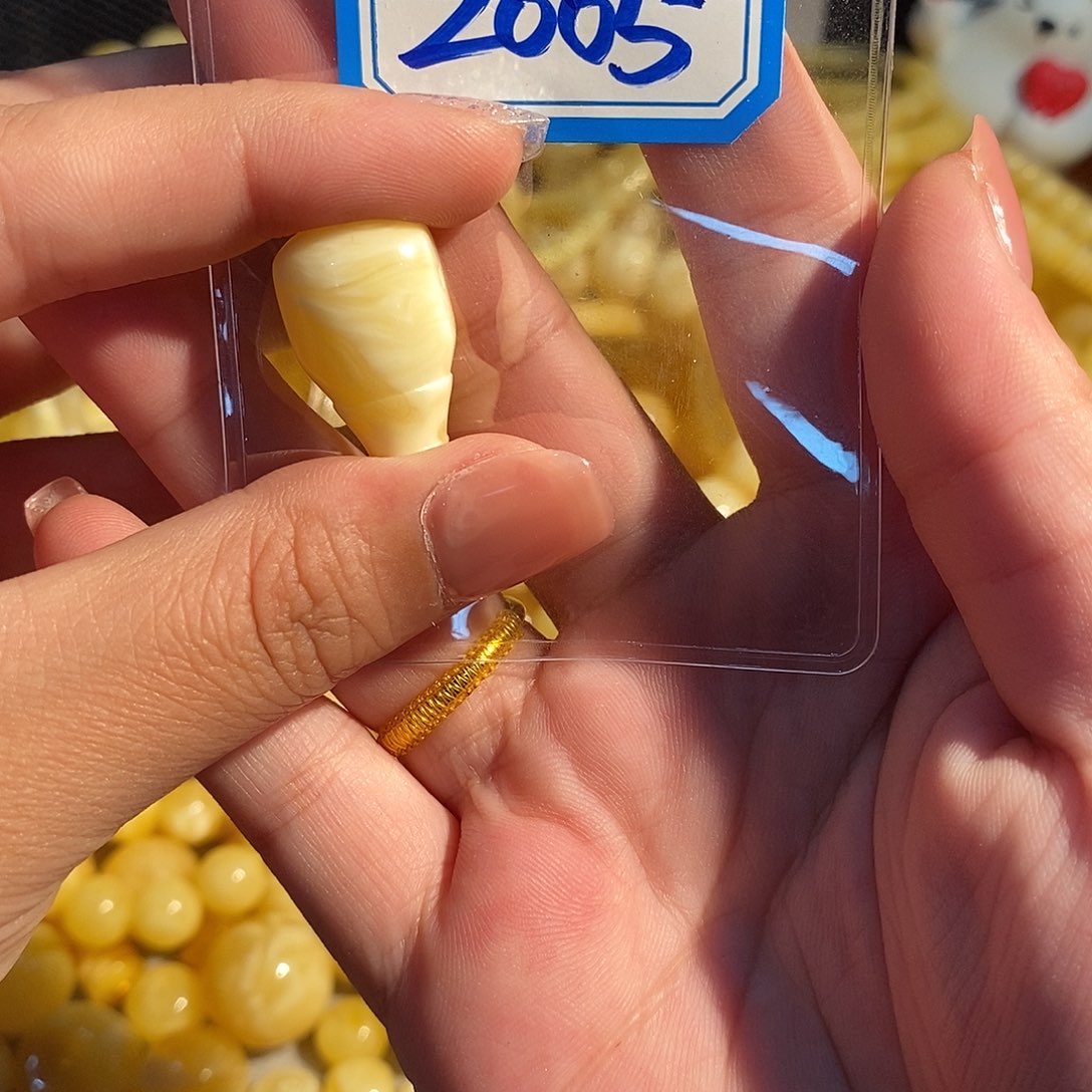 未镶嵌琥珀珠宝奇石2005