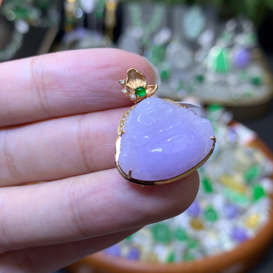 颈饰18K金镶嵌翡翠