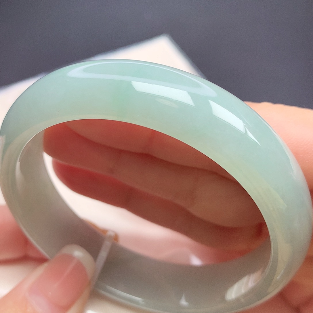 翡翠手镯未镶嵌58圈口