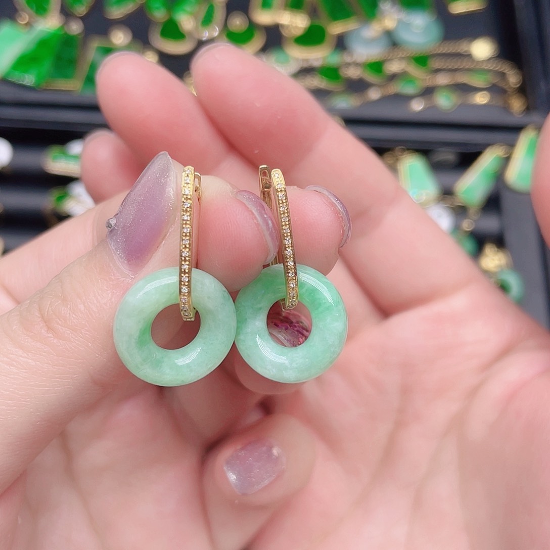 翡翠耳饰18K金镶嵌天然翡翠