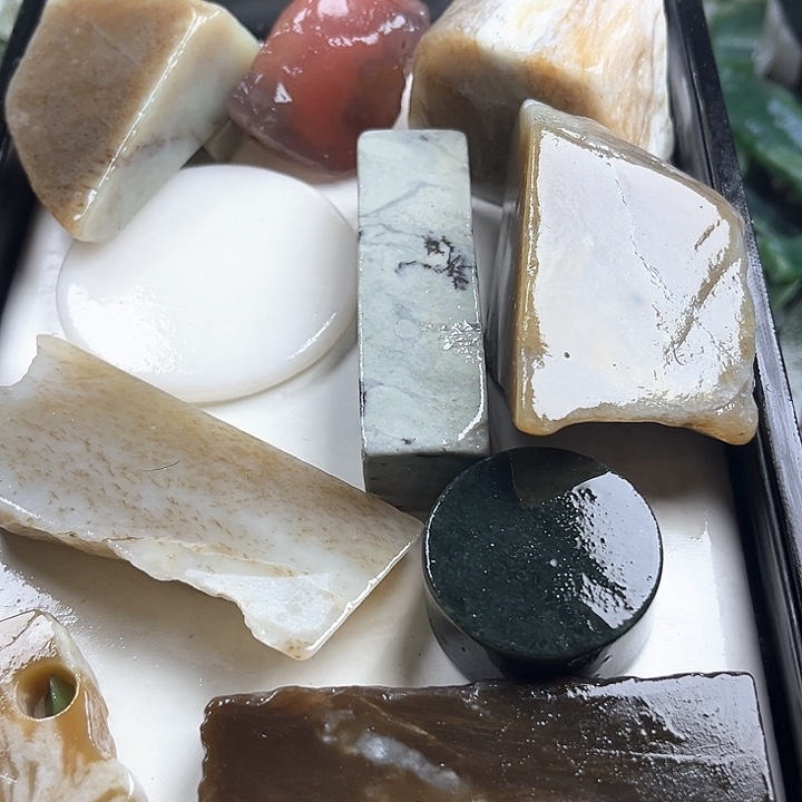 和田玉（糖玉）和田玉边角料9K金镶嵌固****2