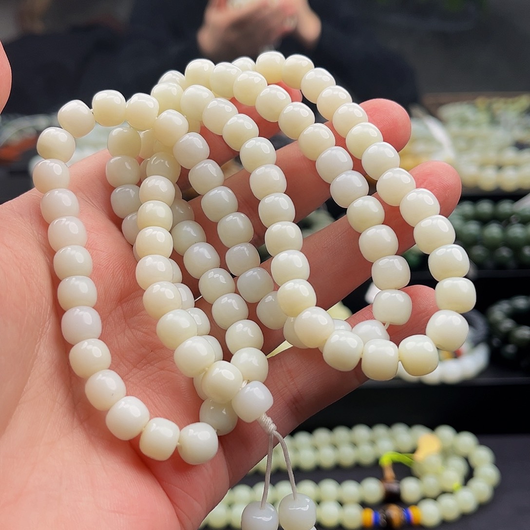 和田玉手串未镶嵌