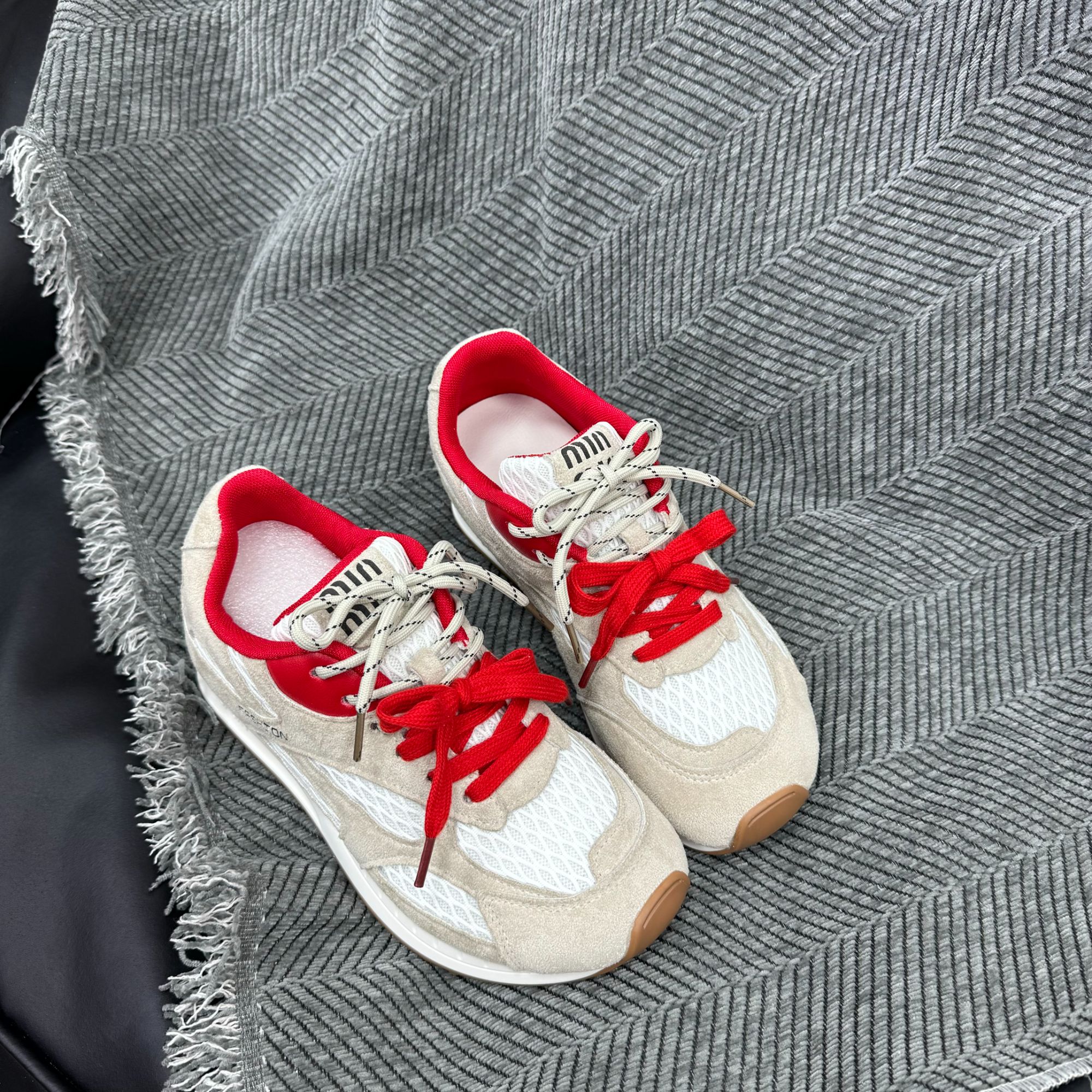 88901 米色 阿甘德训鞋女2025年新款厚底增高百搭休闲运动跑步鞋