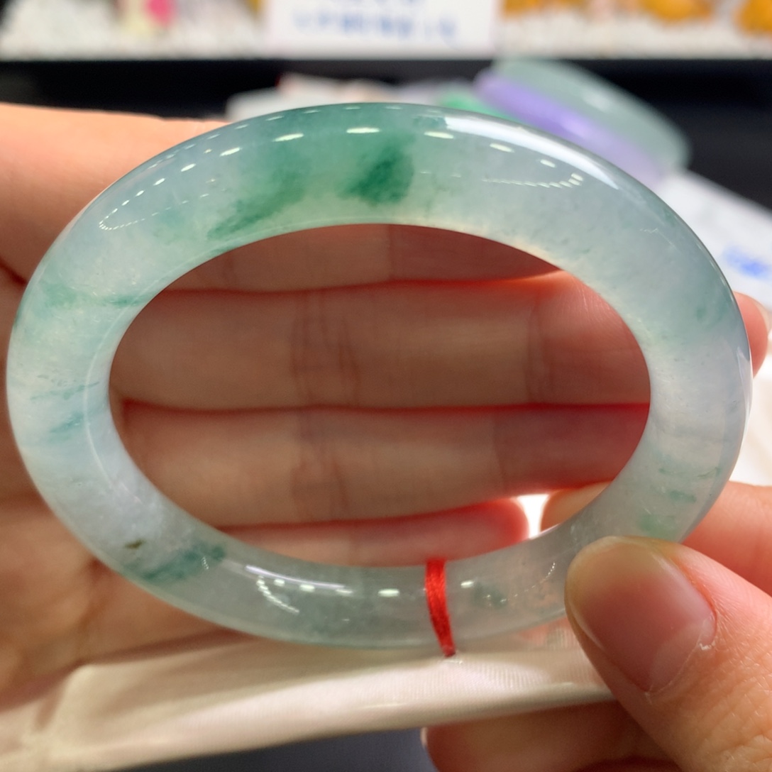 翡翠未镶嵌手镯3号飘花大漏有纹裂
