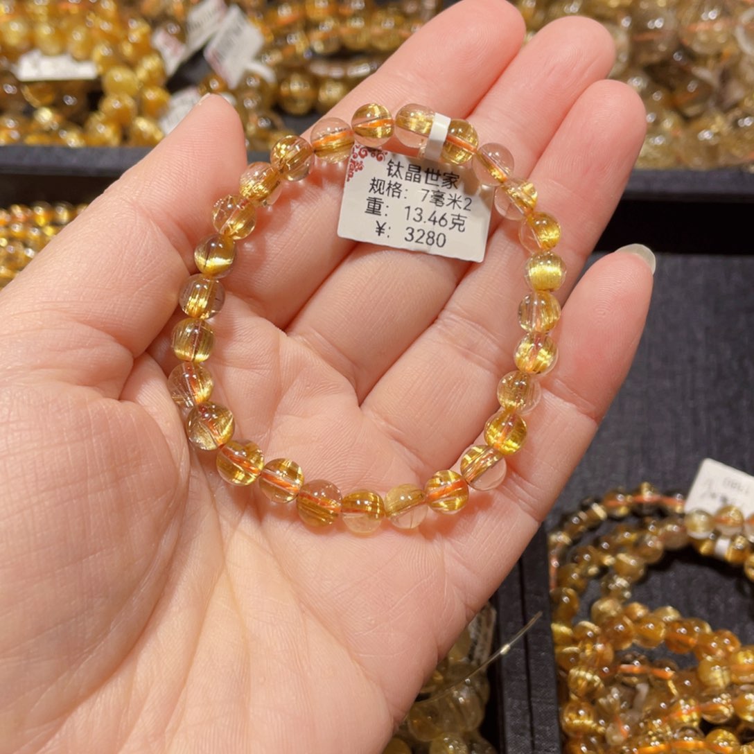 水晶手链未镶嵌S****?天然水晶手链