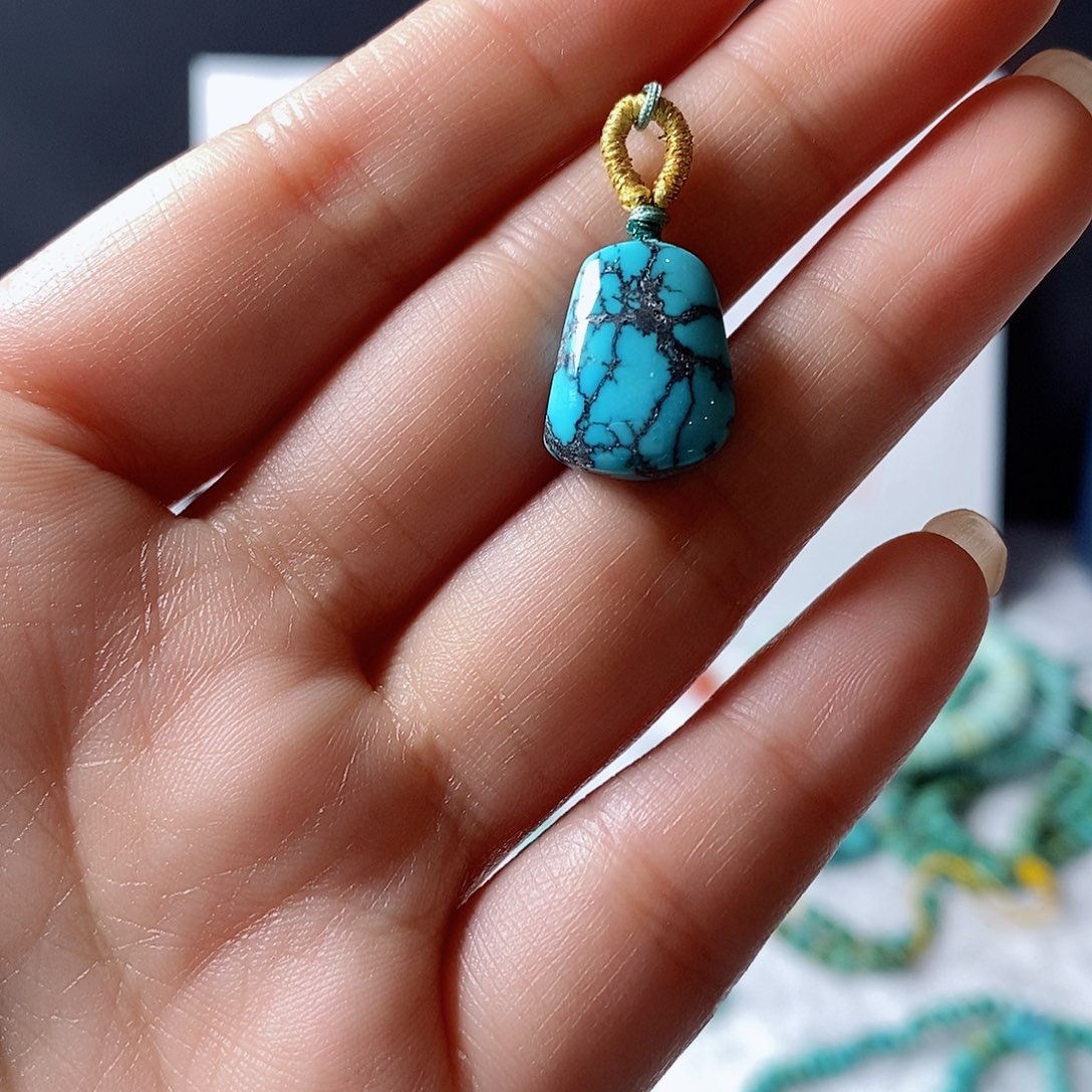 绿松石颈饰未镶嵌