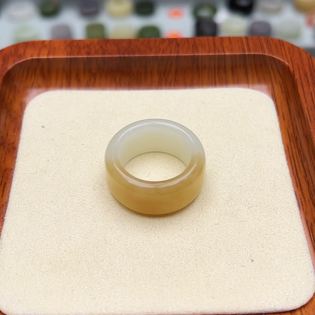 和田玉戒指未镶嵌内径17.4