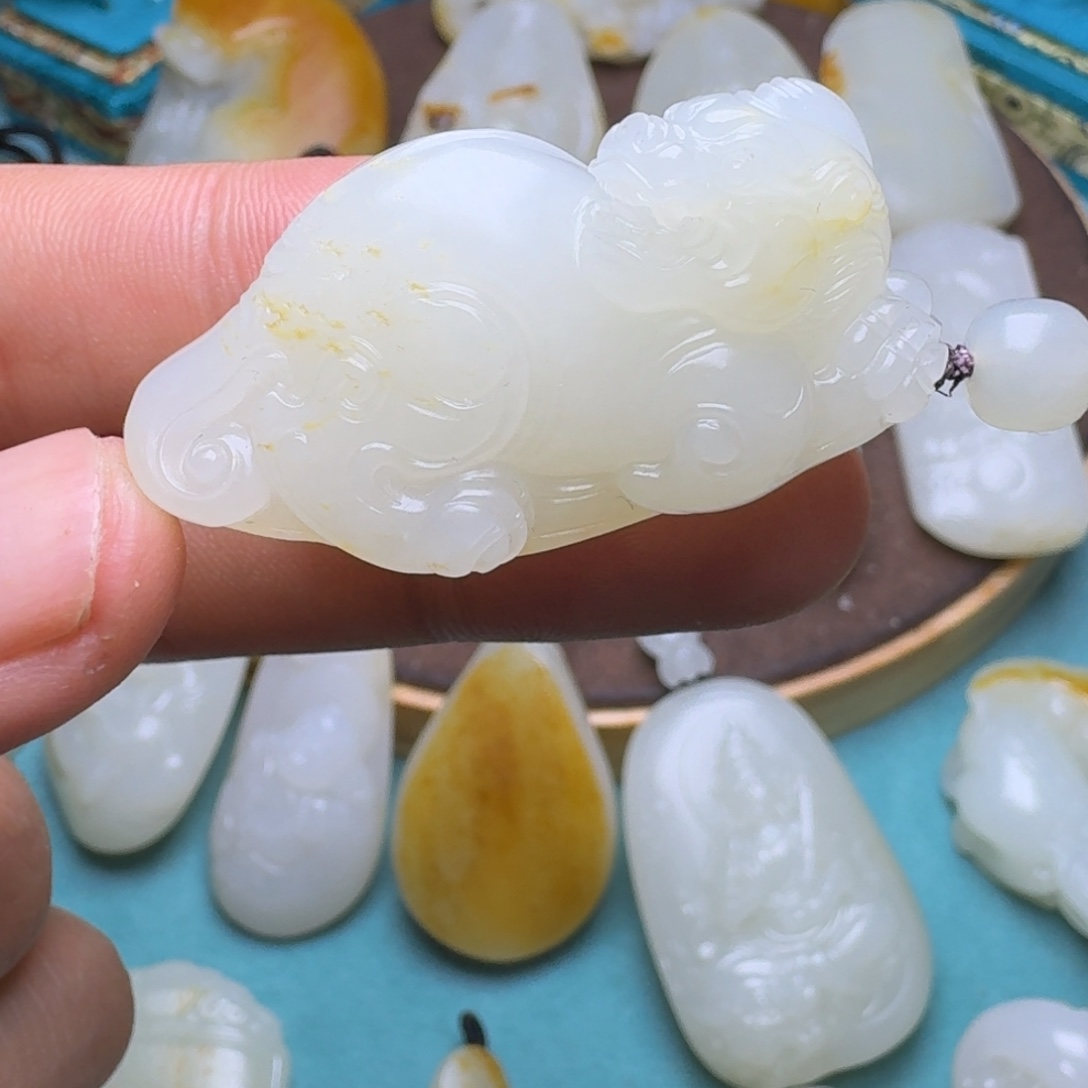 和田玉未镶嵌颈饰