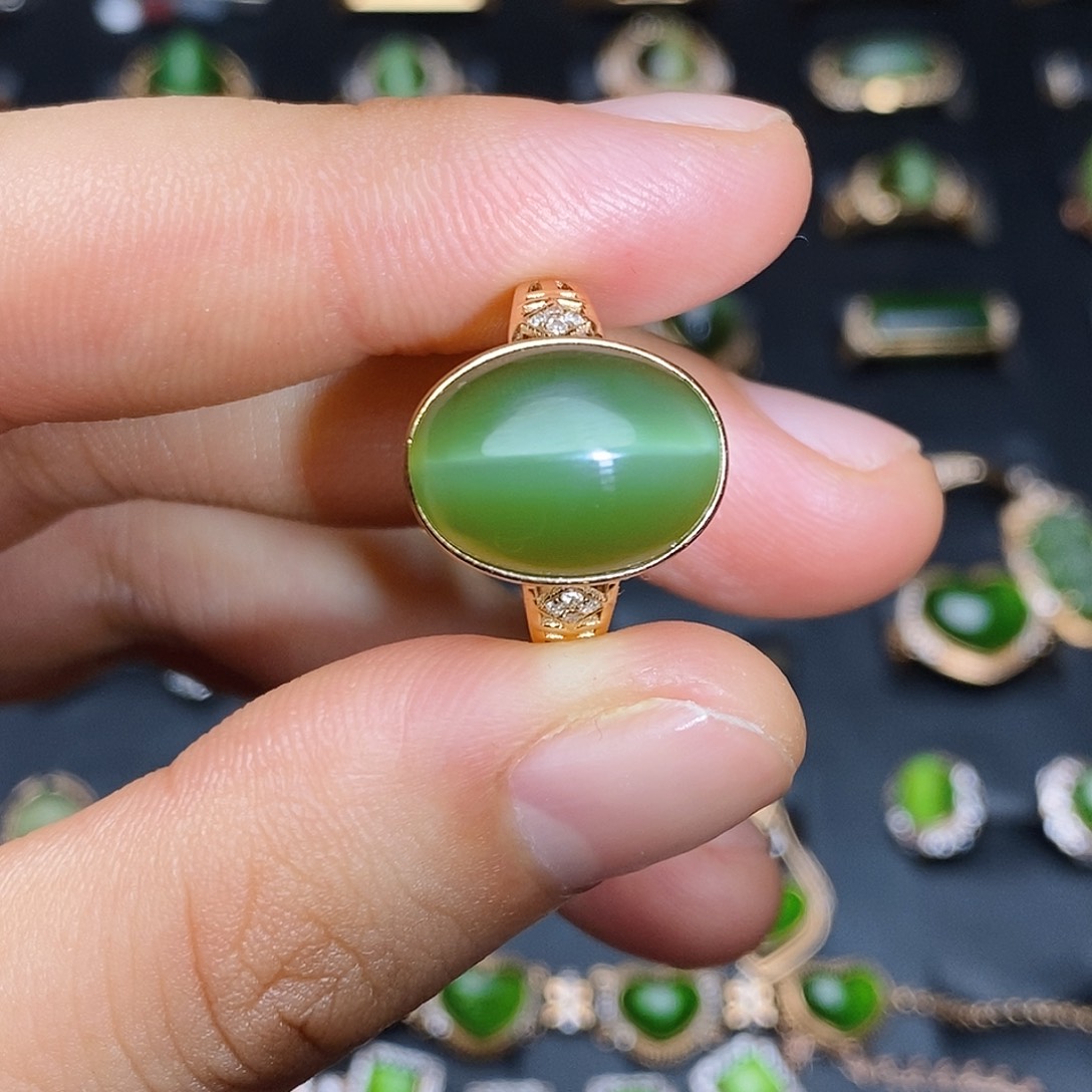 和田玉（碧玉）戒指18K金镶嵌