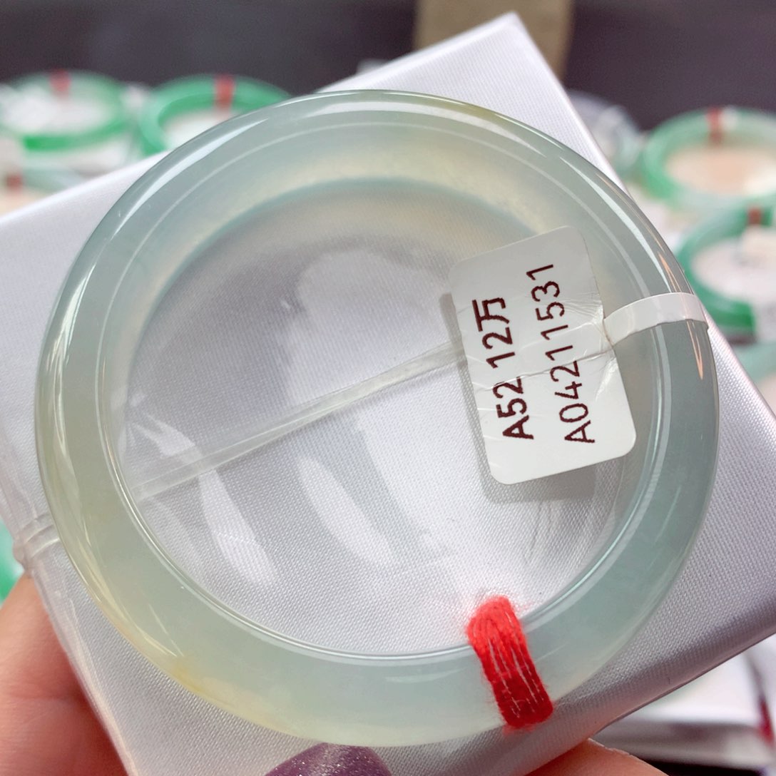 翡翠手镯未镶嵌11号85