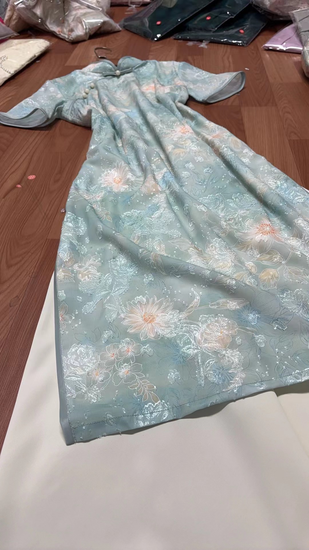 2301-绿色 碱面袖 碎花 大奥戴 旗袍 