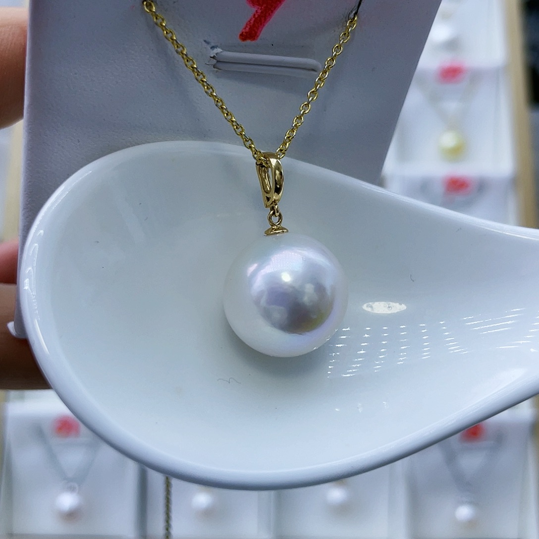 淡水珍珠吊坠(赠链)18K金镶嵌