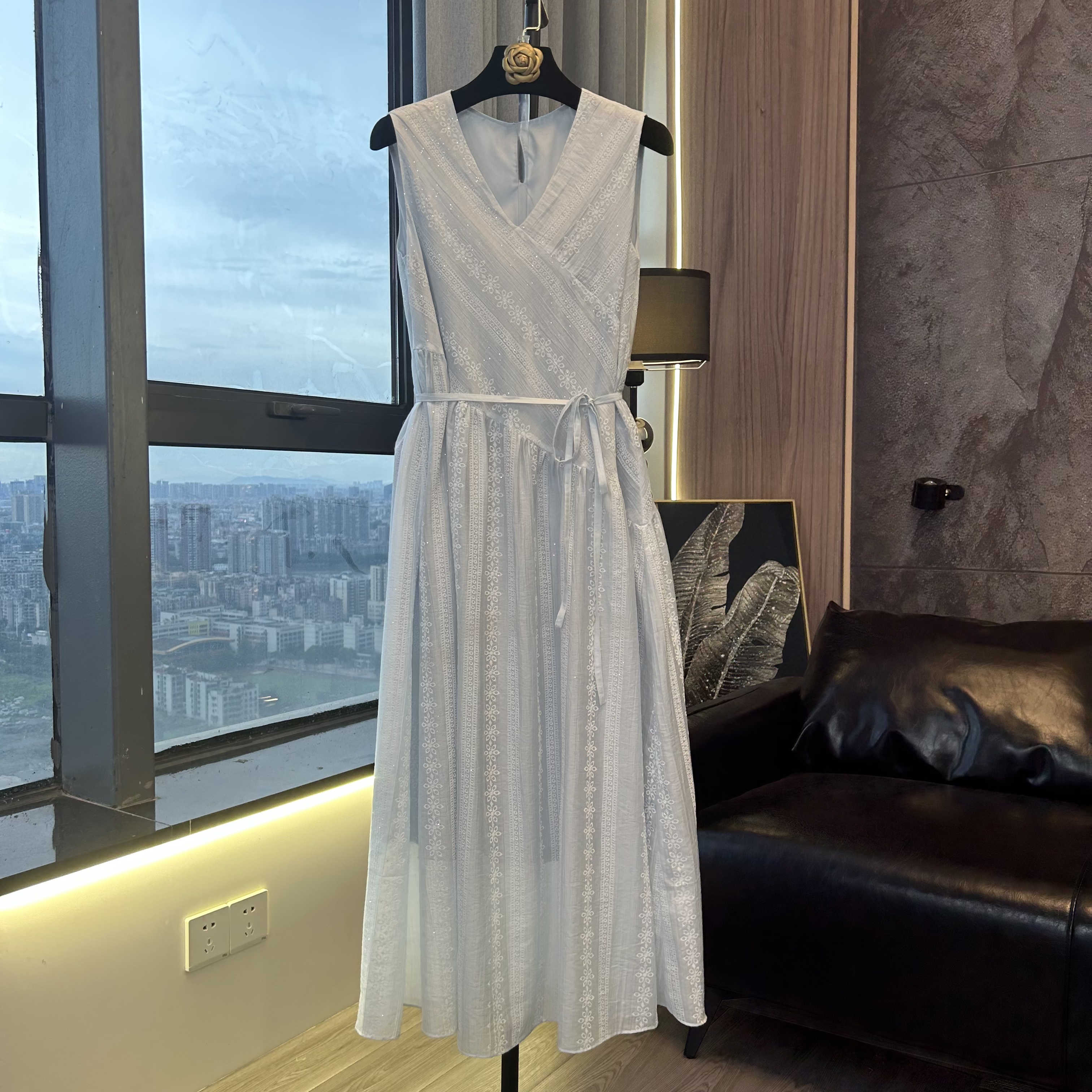 新【林仙仙Y5】浅蓝色V领夏纯色连衣裙夏季轻奢Y260229