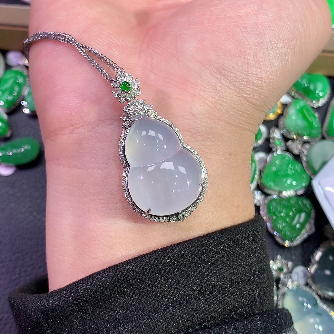 翡翠吊坠(赠链)18K金镶嵌