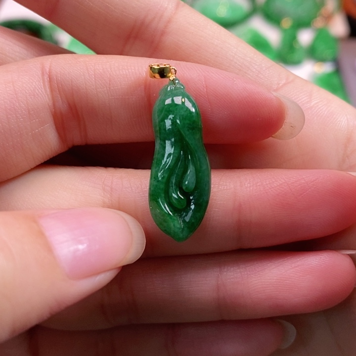 颈饰未镶嵌翡翠吊坠