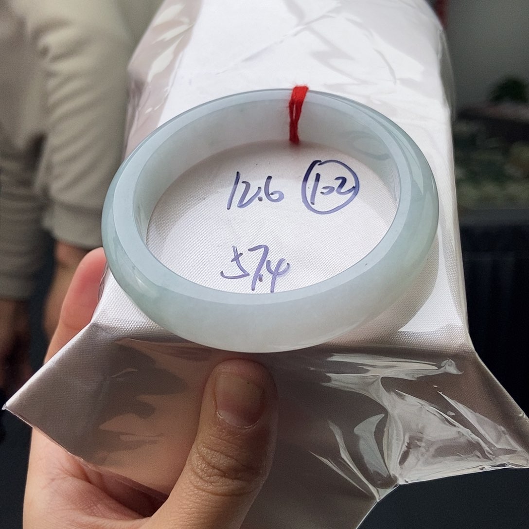 翡翠手镯未镶嵌拍一发一