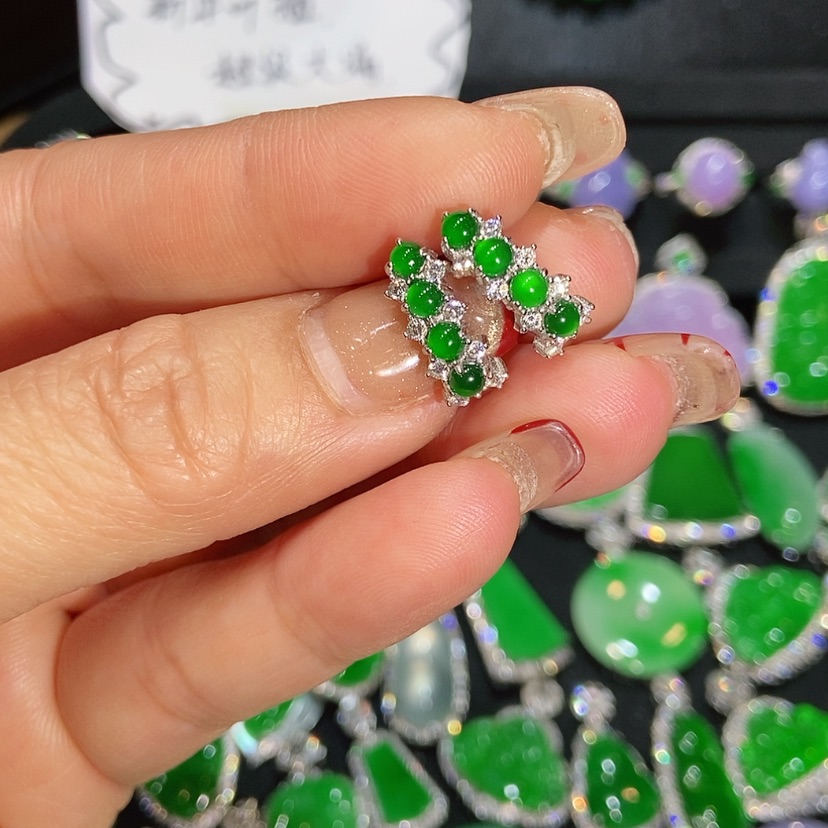 【闪购商品】翡翠耳饰未镶嵌天然翡翠