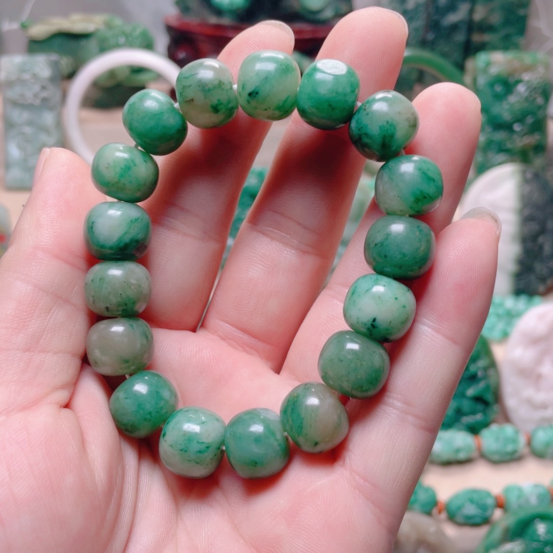 独山玉未镶嵌颈饰