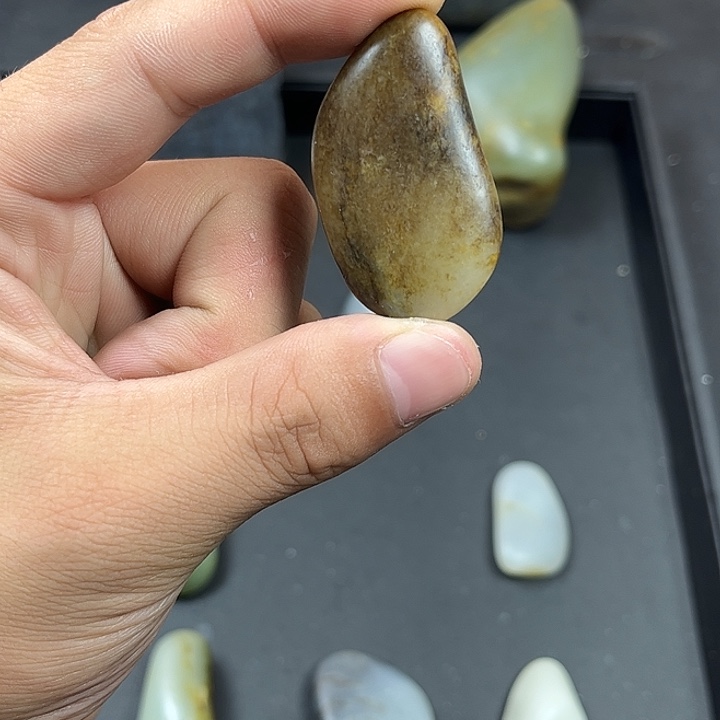 和田玉未镶嵌颈饰美*王