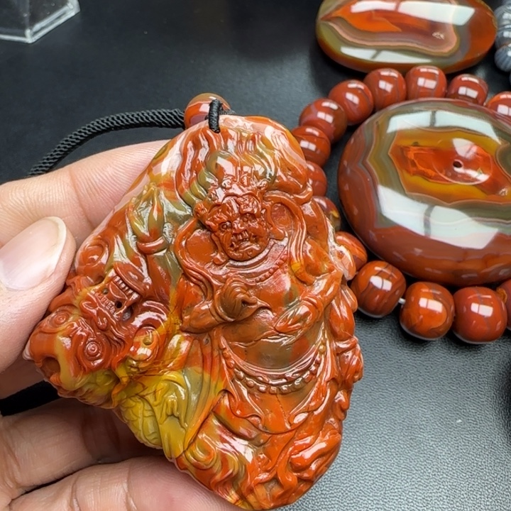 沧***田玛瑙/玉髓未镶嵌原矿玛瑙项链牌子