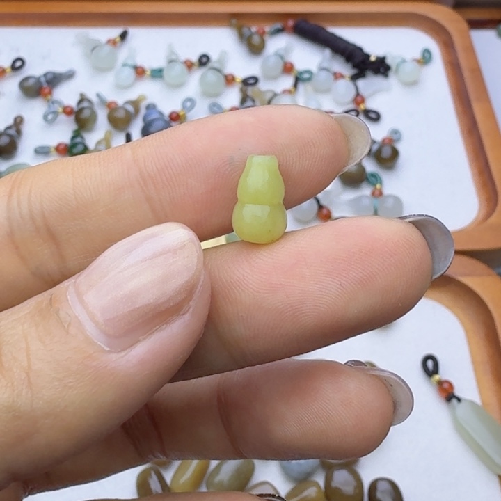 极***人和田玉（糖玉）未镶嵌车挂