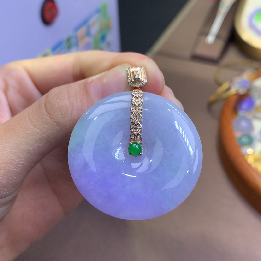 翡翠18K金镶嵌颈饰翡翠